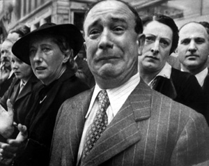 Famosa fotografa de un civil francs llorando al ver a los alemanes entrar en Pars