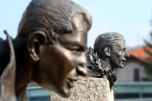 Busto de Gino Bartali y Coppi