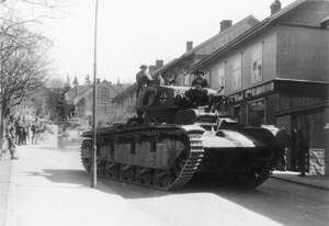 Un Neubaufahrzeug en Noruega. Fotografa del Deutsche Bundesarchiv