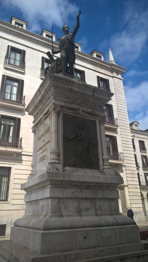 Estatua Pedro Velarde