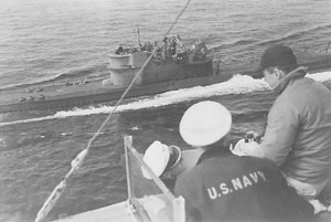 Submarino U234 capturado por el USS Sutton de los Estados Unidos - foto de dominio pblico