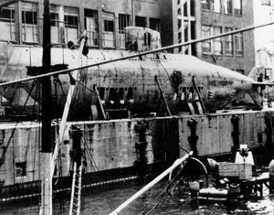 El U-1406 del tipo XVIIB parcialmente desmantelado tras la guerra - foto de dominio pblico