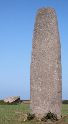 Un menhir erigido, probablemente, por los bradulak