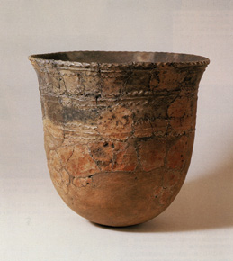 Vasija del tiempo - imagen de http://komyozan.org, http://komyozan.org/an-artists-eye-jomon-pottery-and-the-dirt