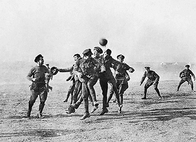 No hay muchas fotografas del famoso encuentro de futbol de la Navidad de 1914