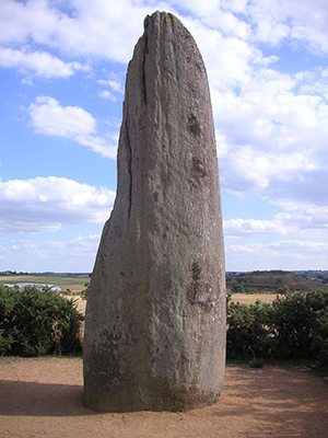 Menhir de Saint-Macaire-En-Mauges, Pays de la Loire, fotografía de Julio, CC BY 2.5
