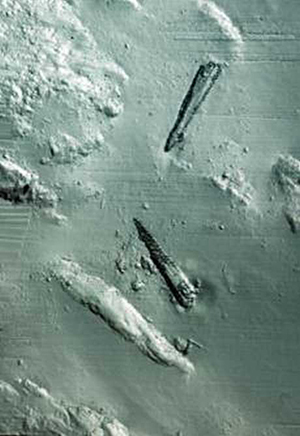 Fotografía submarina de los restos del U-864 - fuente desconocida, probablemente el gobierno noruego