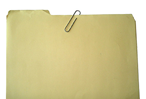 La Carpeta. Imagen de Christian Guthier (2022). Manila folder. Licencia Creative Commons Atribucin 2.0.