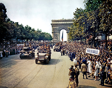 Multitud. Crowds of French patriots line the Champs Elysees de Jack Downey (Oficina de Informacin de Guerra de los EEUU), 1944, divisin de textos y fotografas de la Biblioteca del Congreso. Imagen en dominio pblico.