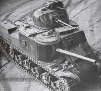 Un M3 americano, uno de los pocos vehículos de la guerra con dificultades para desenfilar.