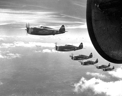 Cazas P-47 Thunderbolt en misin de escolta de la 8 Fuerza Area. Imagen de dominio pblico de la United States Air Force Historical Research Agency